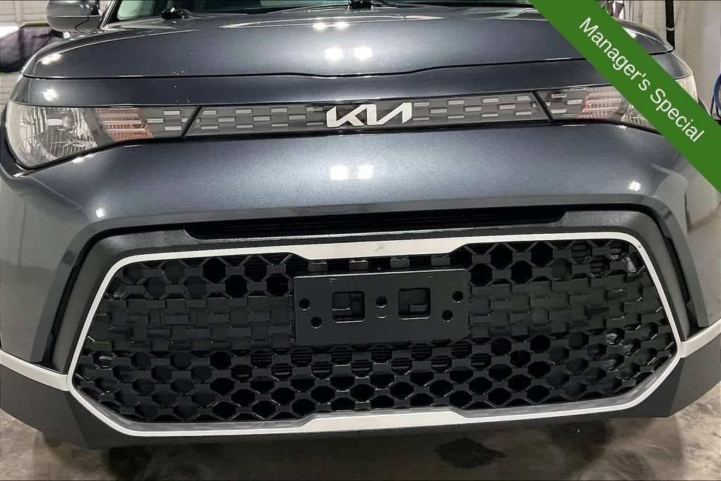 Used 2025 Kia Soul LX w/ LX Technology Package FWD image 33