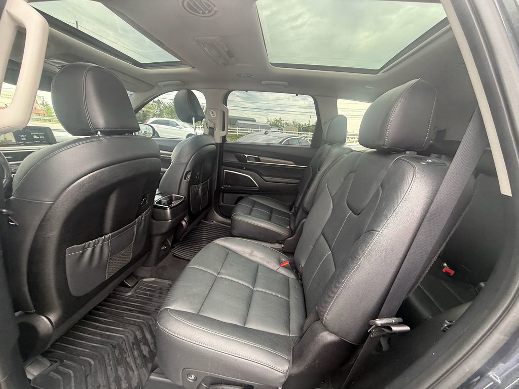 Used 2021 Kia Telluride SX w/ Nightfall Edition Package image 19