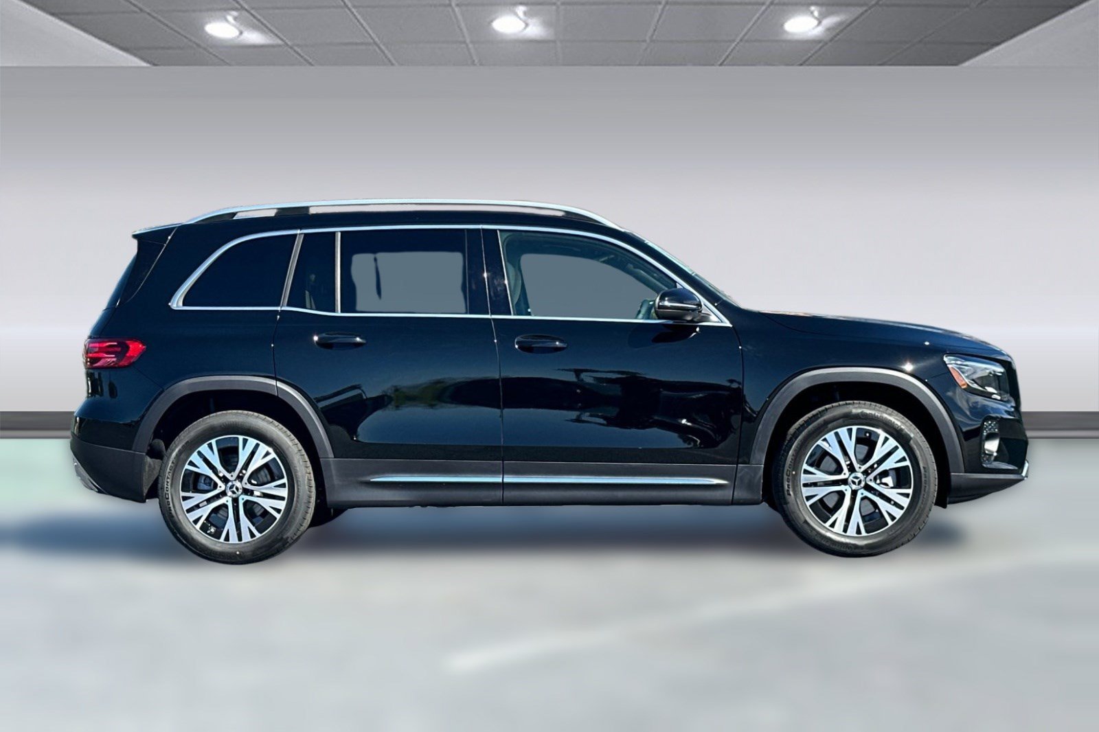 New 2026 Mercedes-Benz GLB 250 image 8