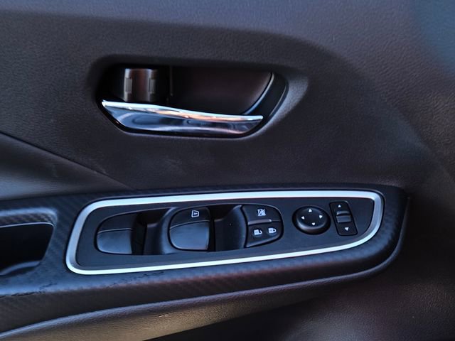 New 2025 Nissan Versa SR w/ Trunk Package image 28