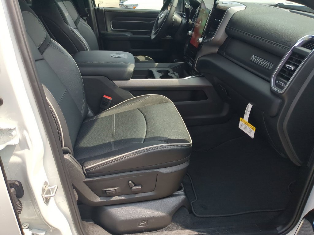 New 2026 RAM 2500 Laramie w/ Night Edition AWD/4WD image 36