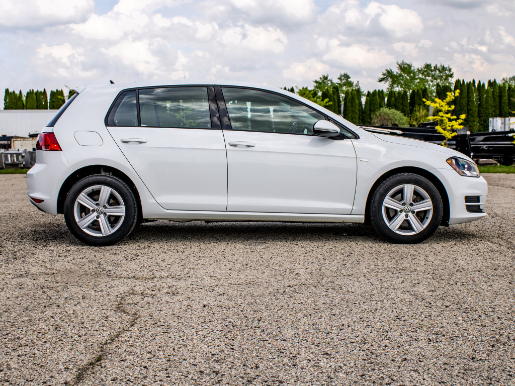 Used 2017 Volkswagen Golf Wolfsburg Edition FWD image 2