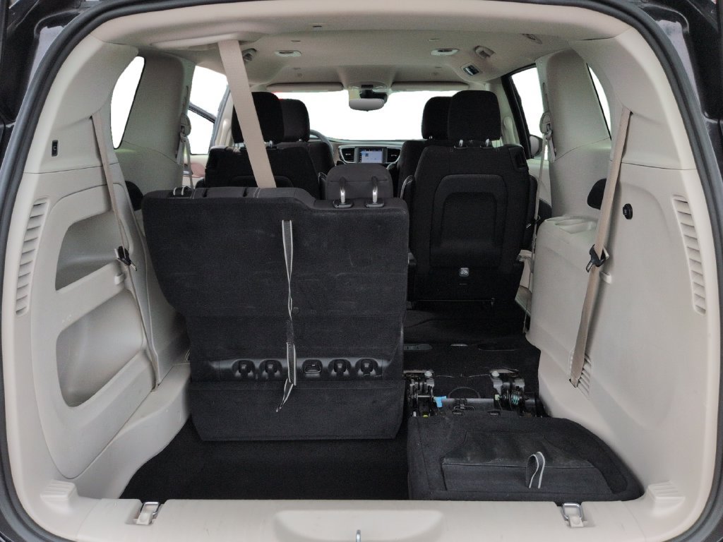 Used 2024 Chrysler Voyager LX FWD image 27
