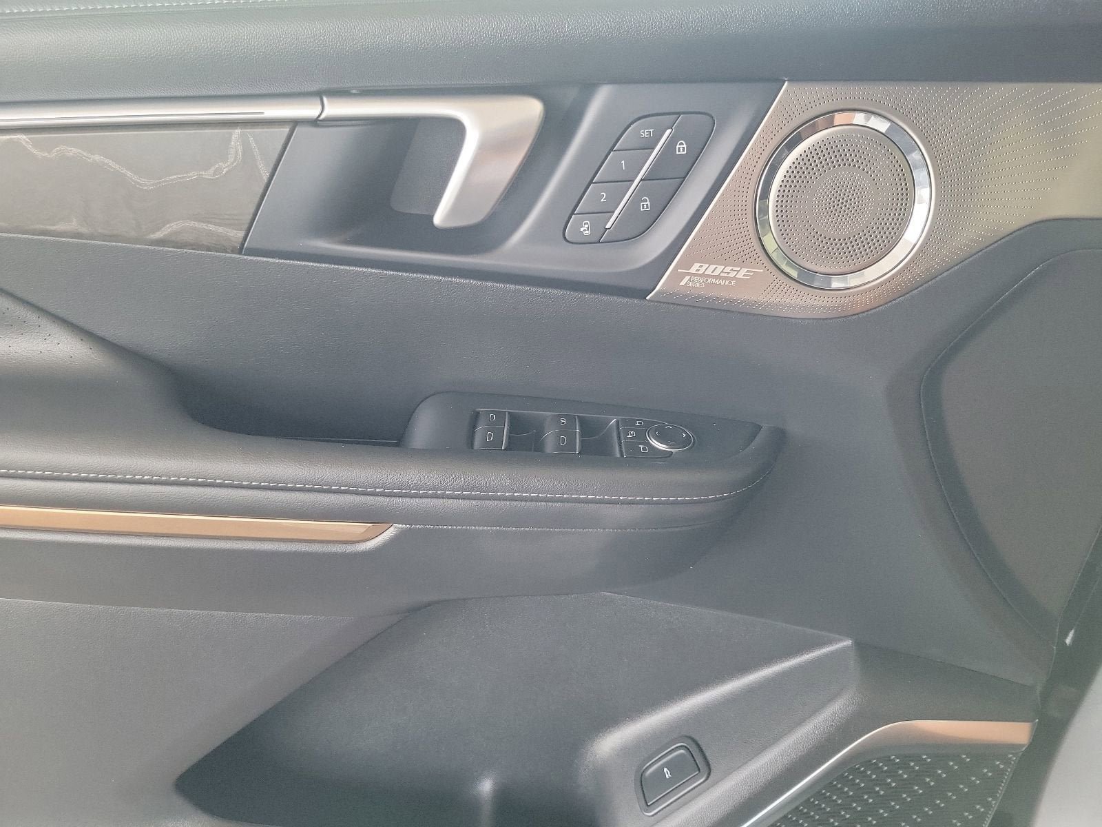 Used 2026 Buick Enclave Avenir FWD image 19
