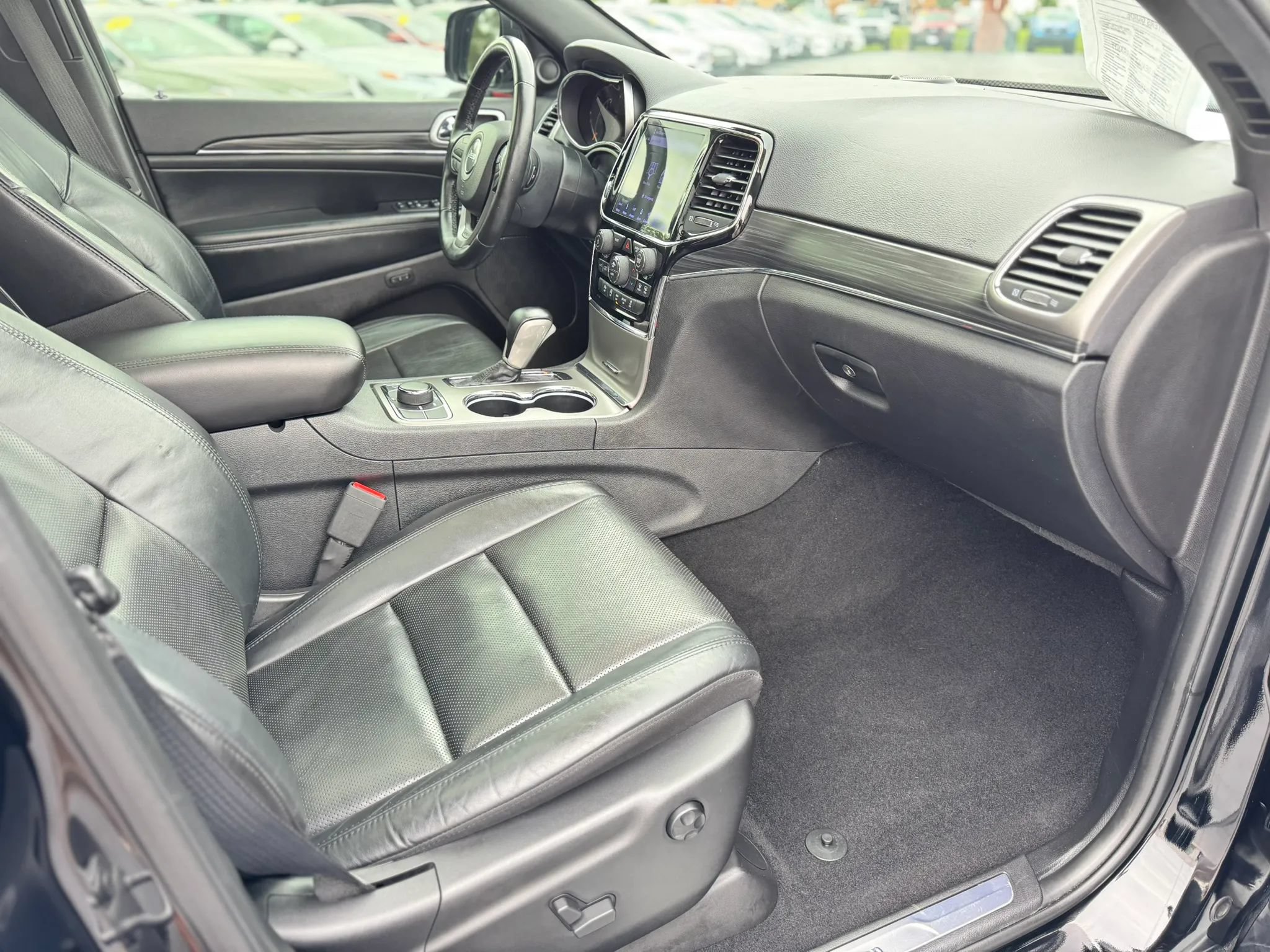 Used 2019 Jeep Grand Cherokee Limited w/ Luxury Group II AWD/4WD image 12