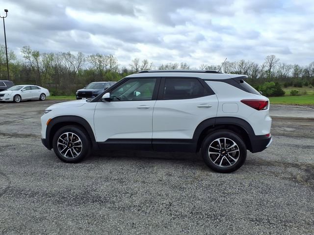 Used 2025 Chevrolet TrailBlazer LT AWD/4WD image 31