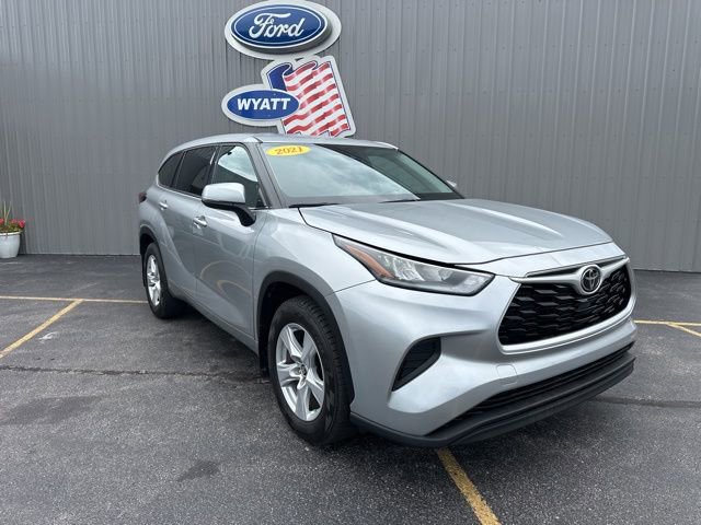 Used 2021 Toyota Highlander LE image 8