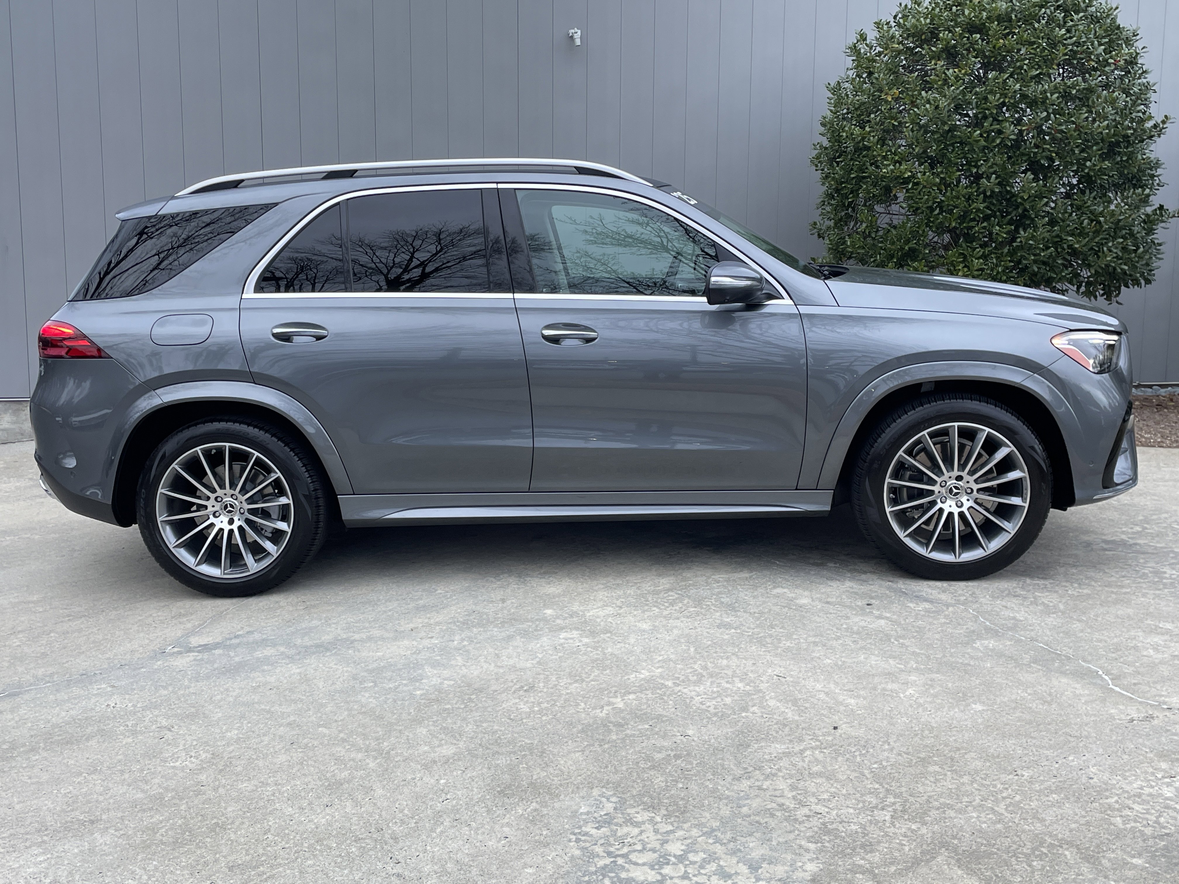 Certified 2025 Mercedes-Benz GLE 350 4MATIC image 5