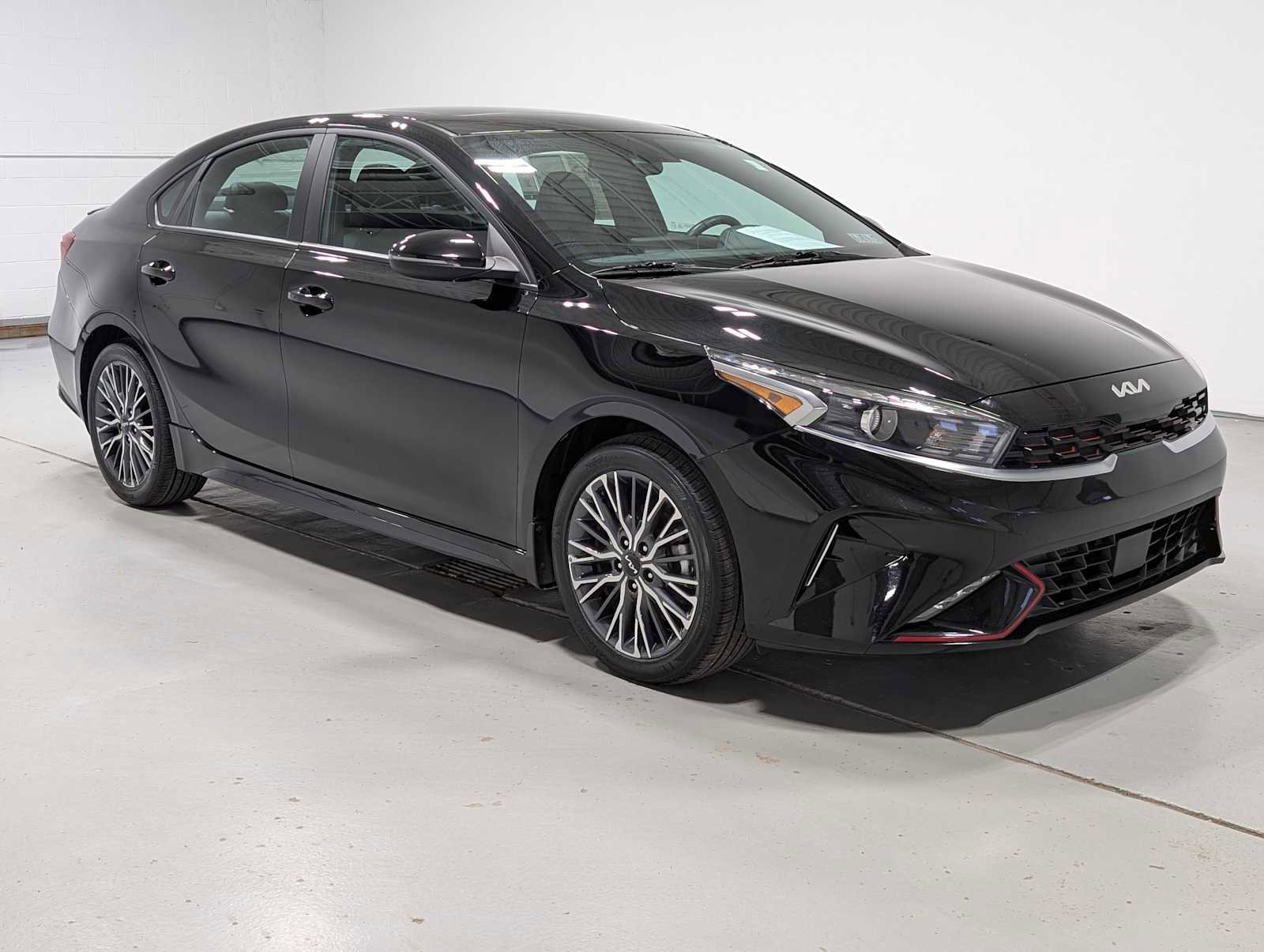 Certified 2024 Kia Forte GT-Line w/ GT-Line Premium Package image 6