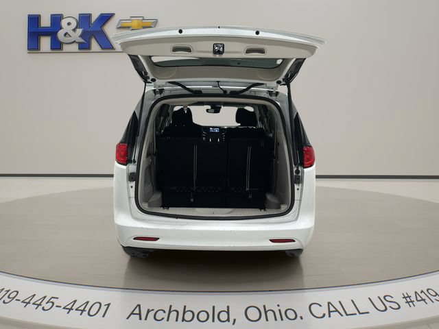 Used 2023 Chrysler Voyager LX FWD image 24