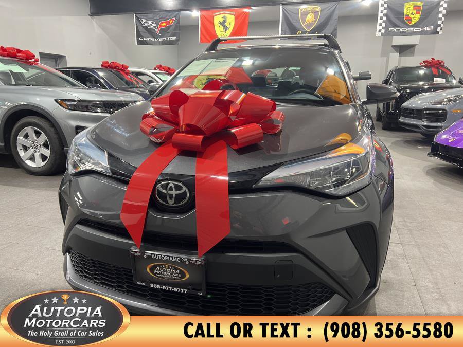 Used 2022 Toyota C-HR XLE FWD image 2