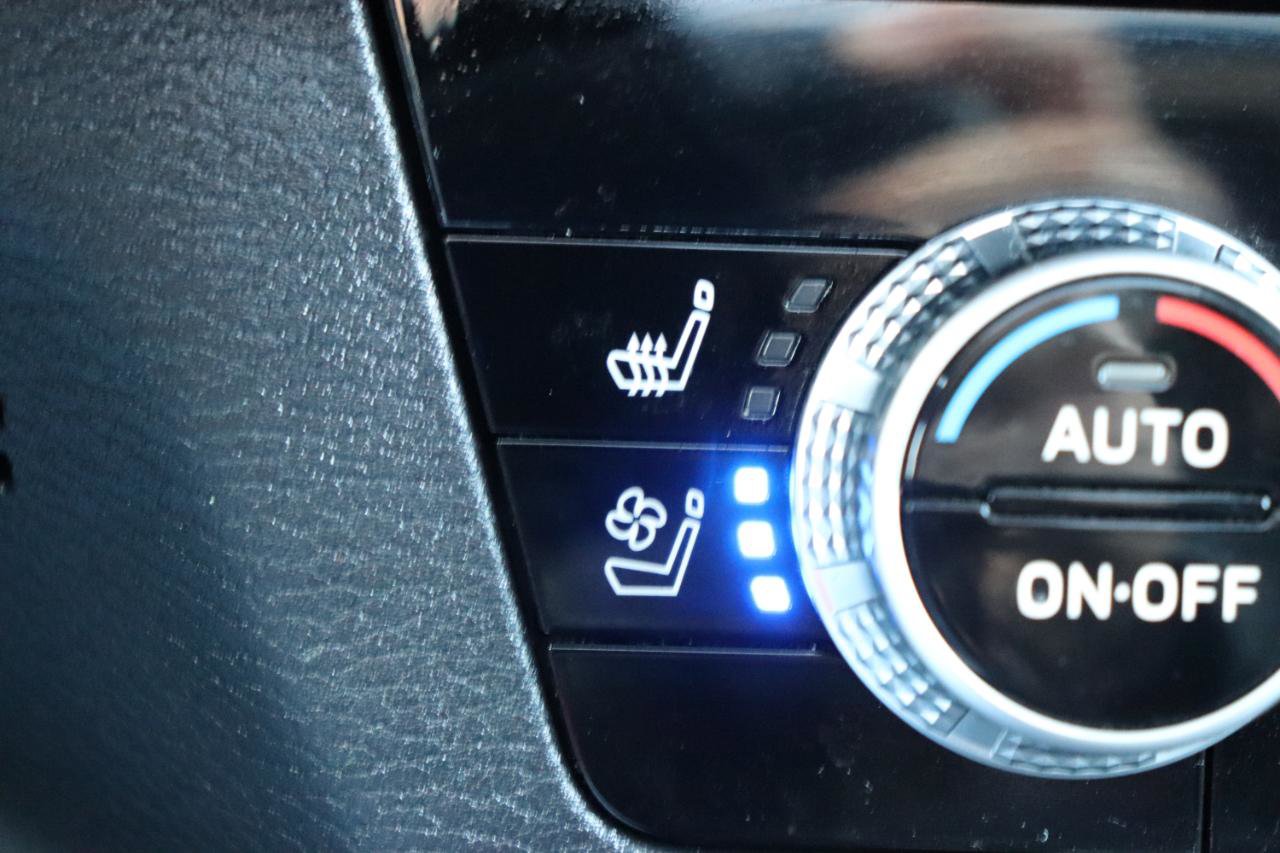 Used 2025 Mitsubishi Outlander SEL FWD image 42