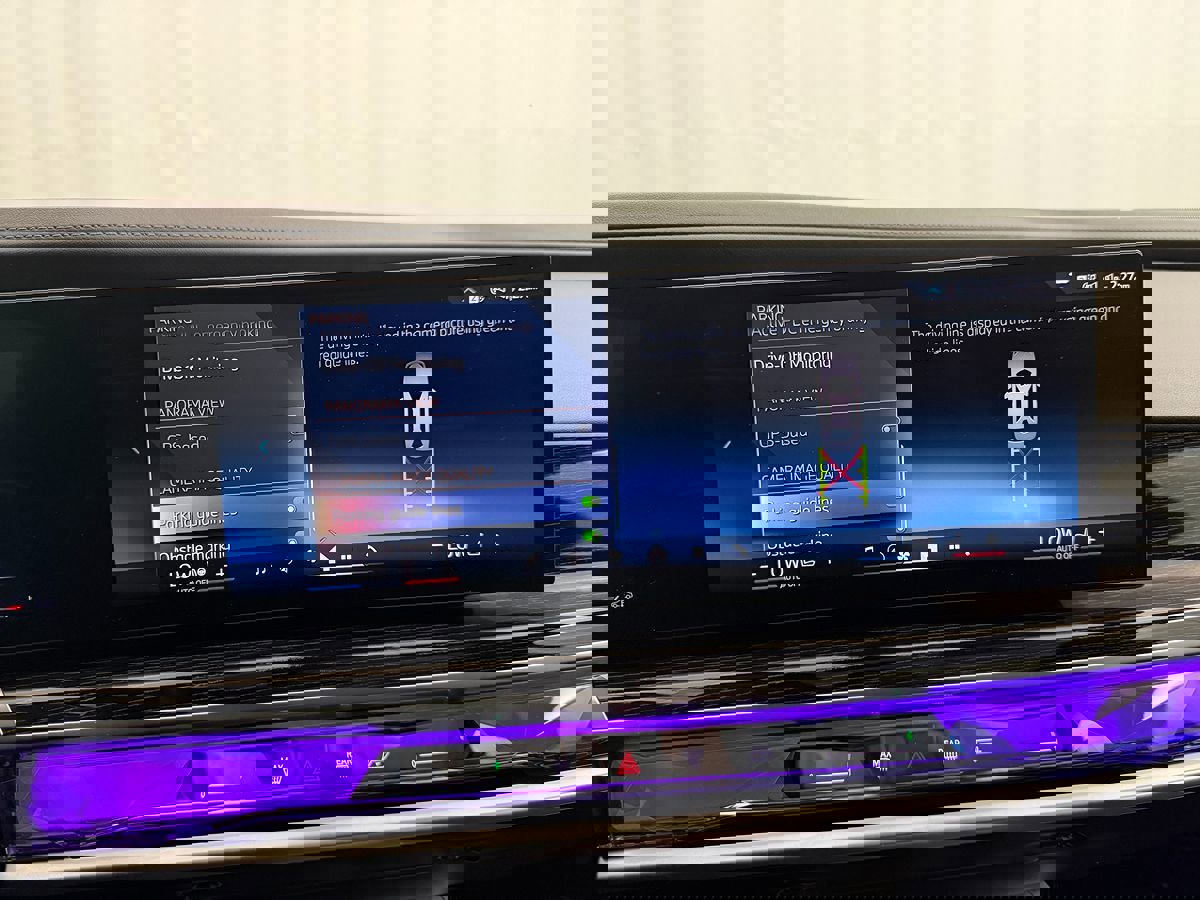 Used 2025 BMW 740i xDrive image 41