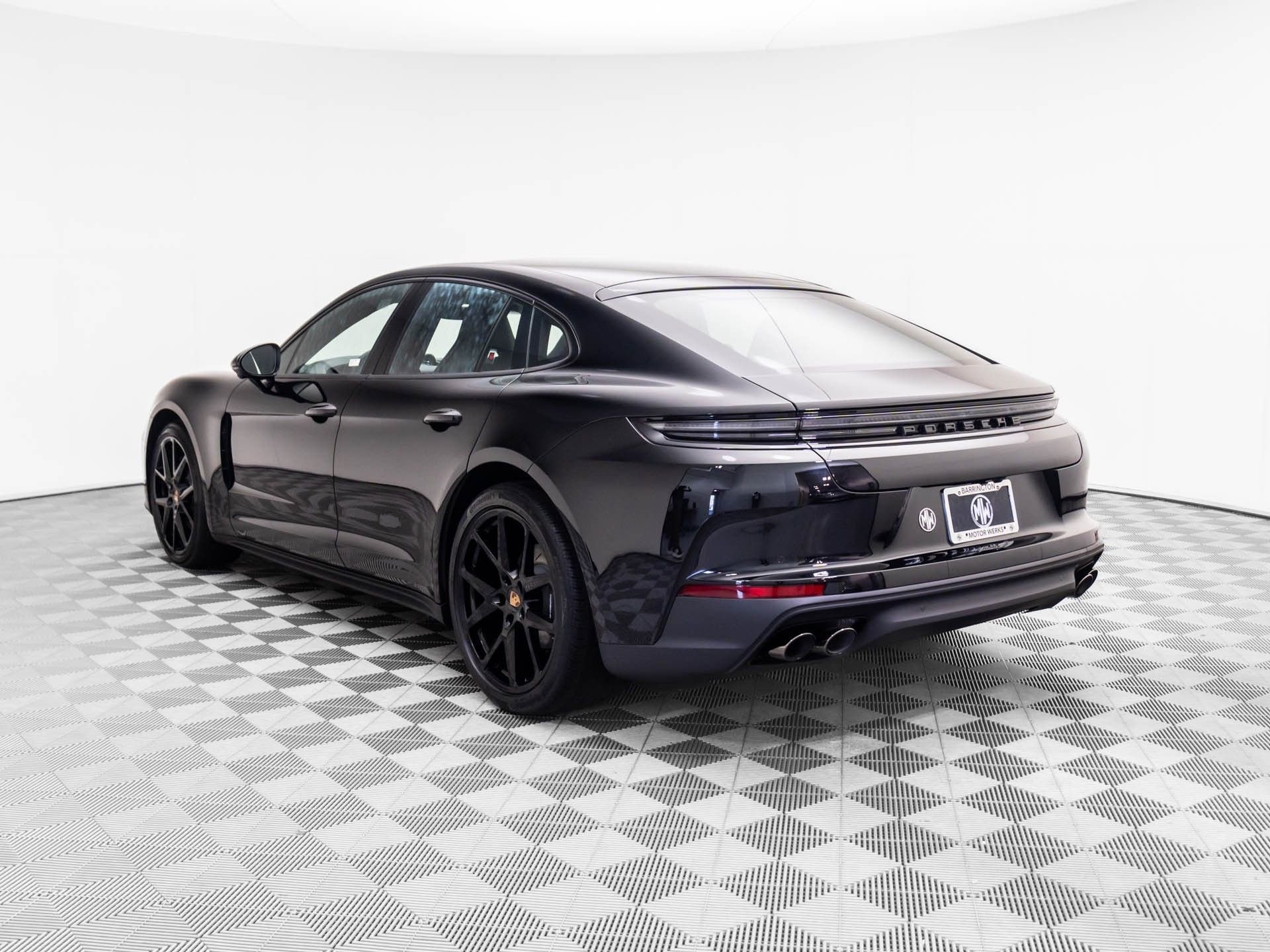 New 2026 Porsche Panamera 4 image 3