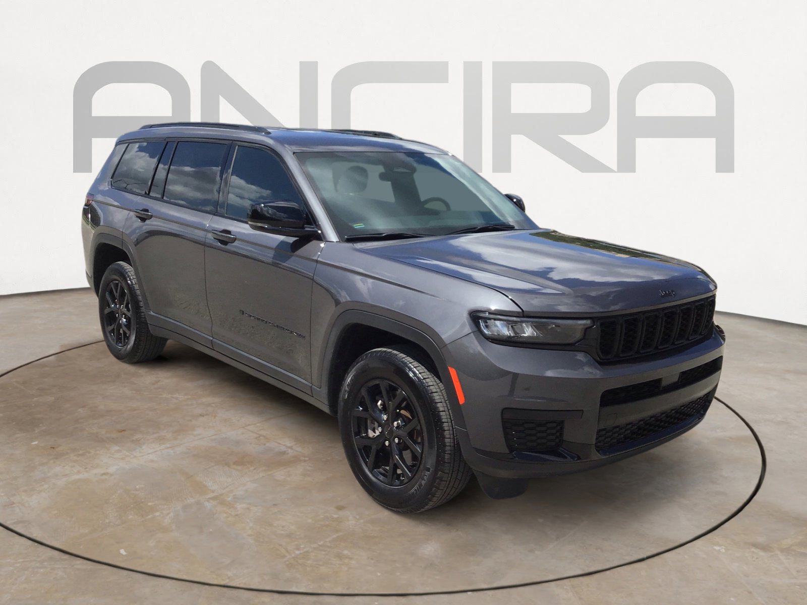 Used 2025 Jeep Grand Cherokee L Laredo RWD image 6