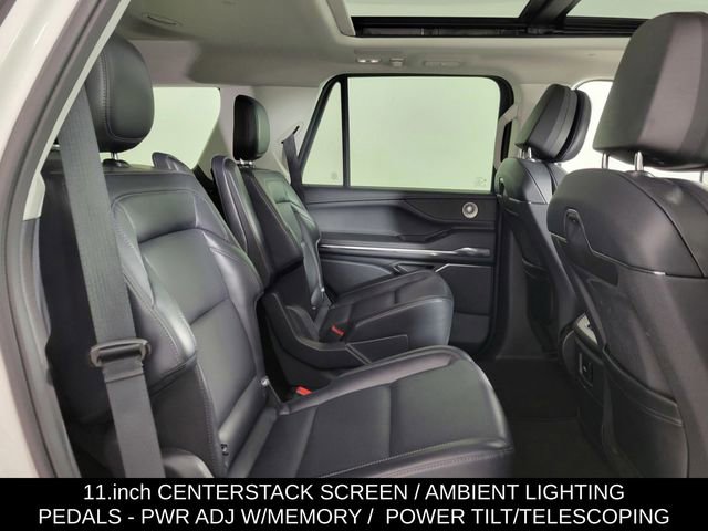 Used 2025 Lincoln Navigator Reserve image 17
