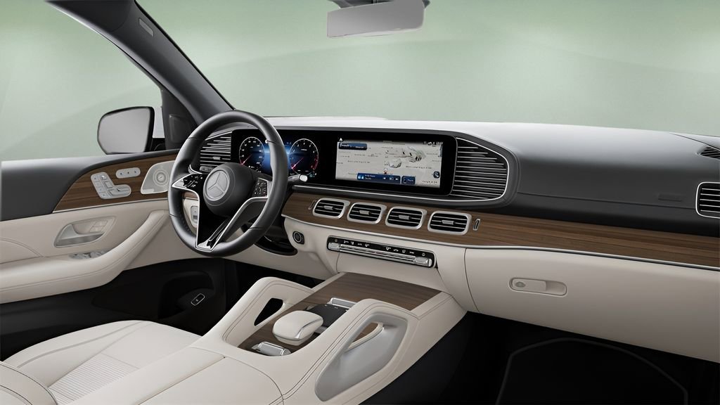 Used 2025 Mercedes-Benz GLS 450 4MATIC image 41