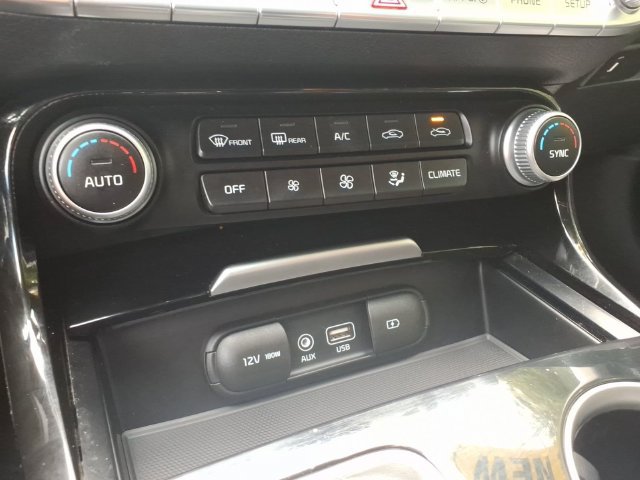 Used 2018 Kia Stinger RWD image 26