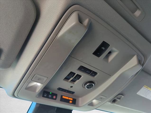 Used 2018 Cadillac Escalade Luxury RWD image 15