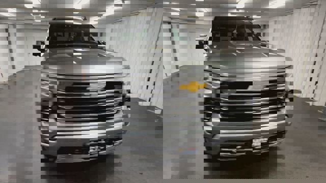 Certified 2025 Chevrolet Silverado 1500 High Country image 3