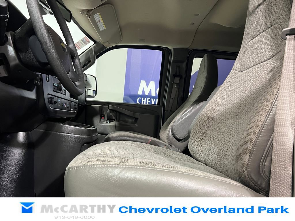 Used 2025 Chevrolet Express 3500 LT w/ LT Preferred Equipment Group RWD image 21