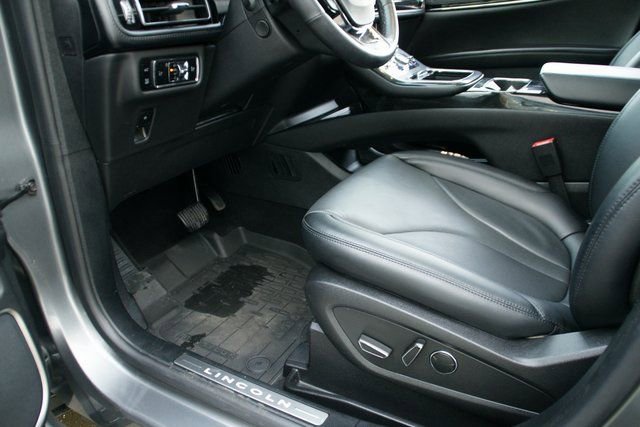 Used 2023 Lincoln Nautilus Reserve w/ Equipment Group 201A image 16