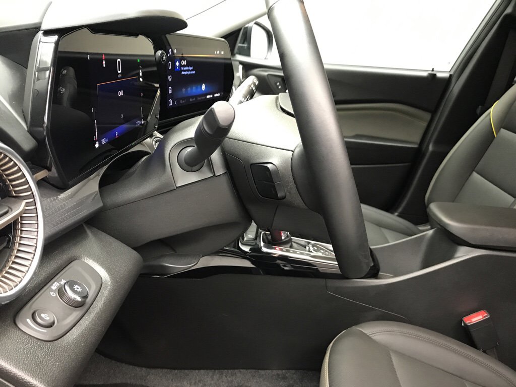 Used 2025 Chevrolet Trax ACTIV w/ Driver Confidence Package image 10