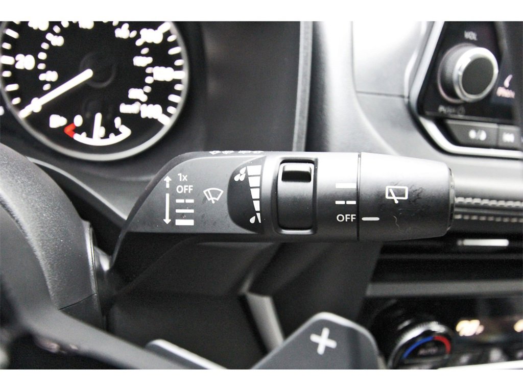 Used 2023 Nissan Rogue SV image 16