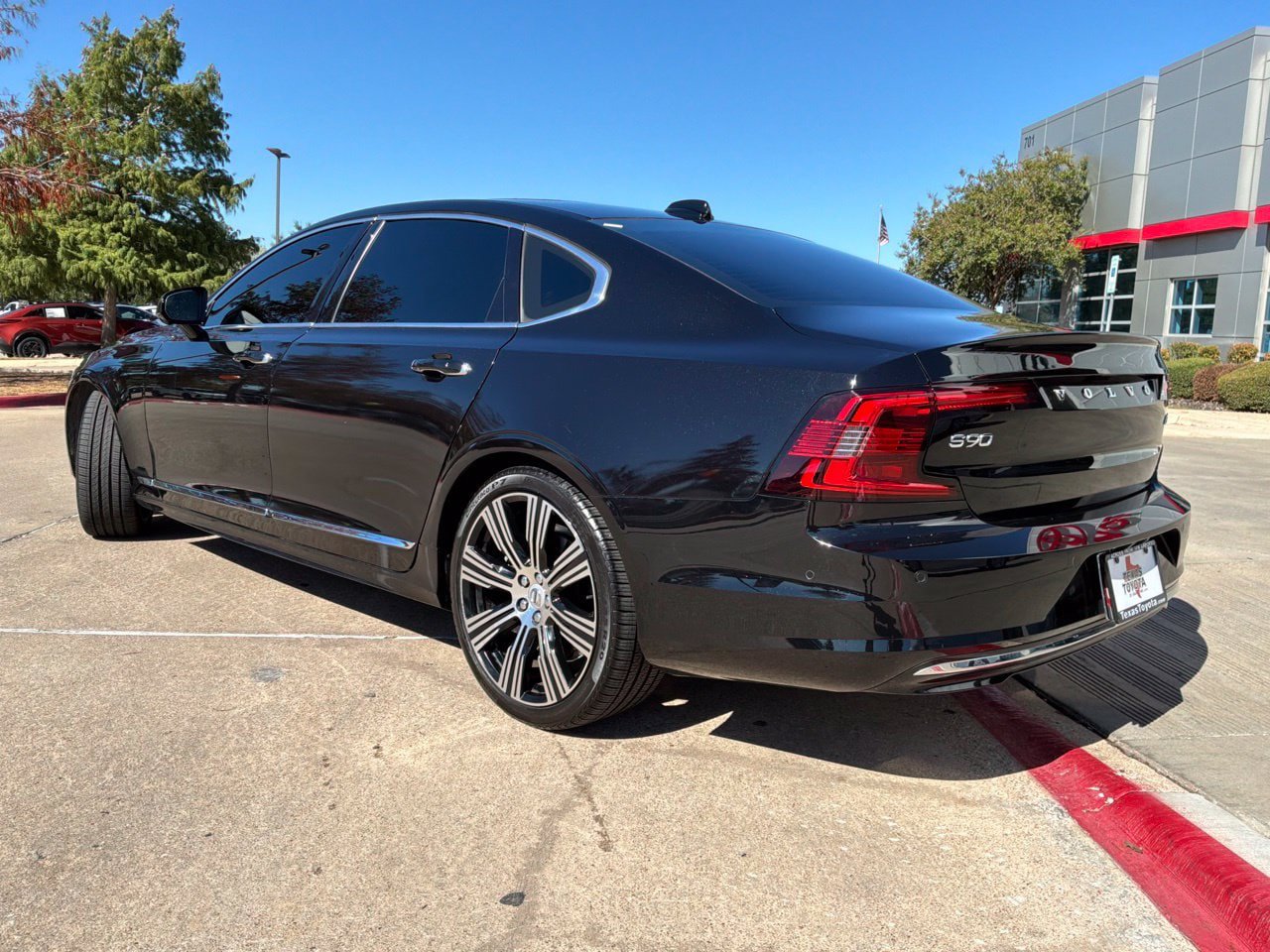 Used 2022 Volvo S90 B6 Inscription w/ Advanced Package AWD/4WD image 8