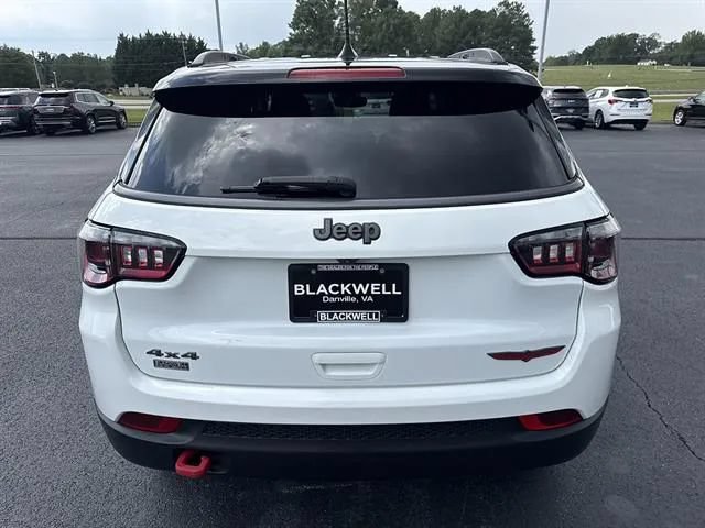 Used 2022 Jeep Compass Trailhawk AWD/4WD image 5