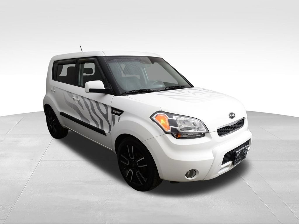 Used 2011 Kia Soul + FWD image 3