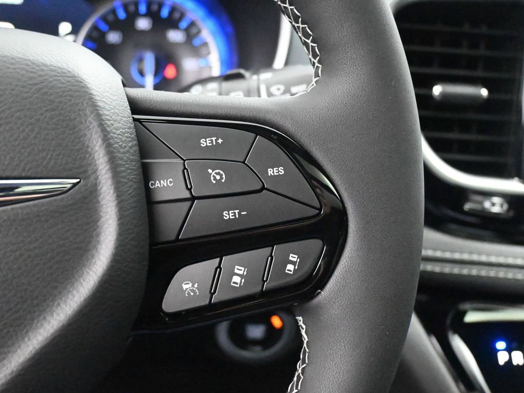 New 2026 Chrysler Pacifica Limited w/ S Appearance Package FWD image 30