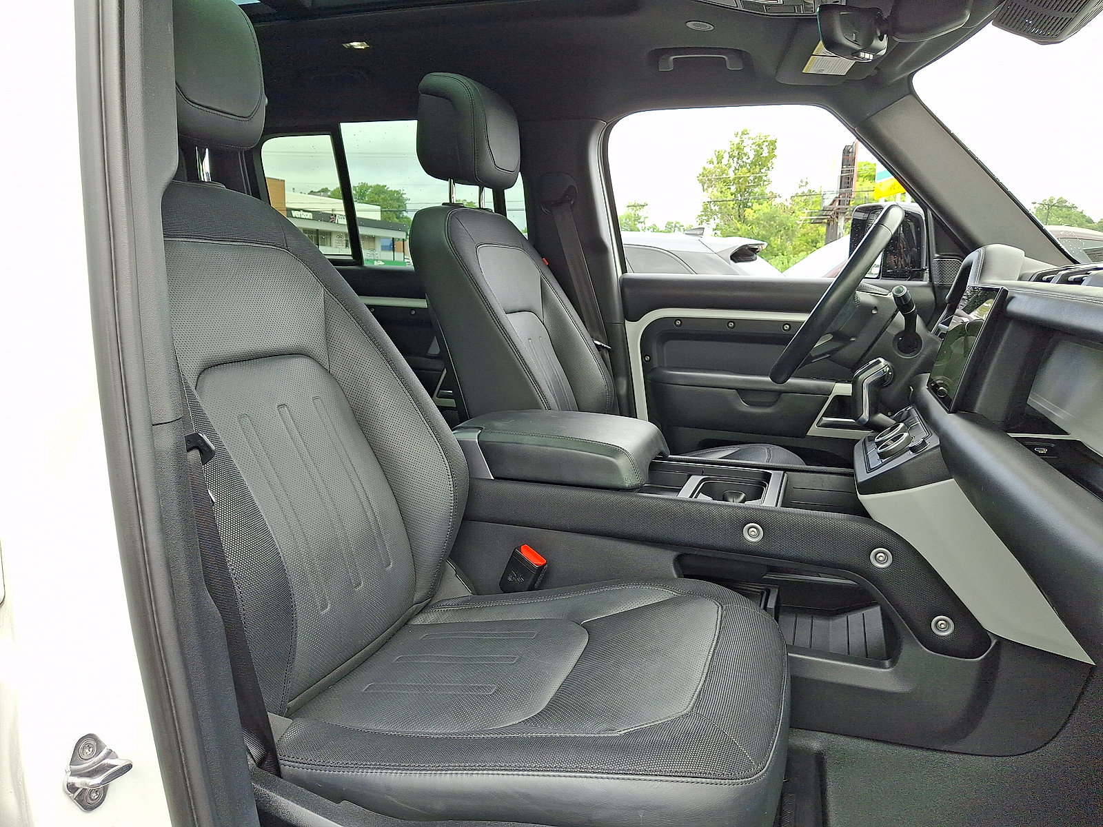 Used 2022 Land Rover Defender 110 X-Dynamic HSE AWD/4WD image 22