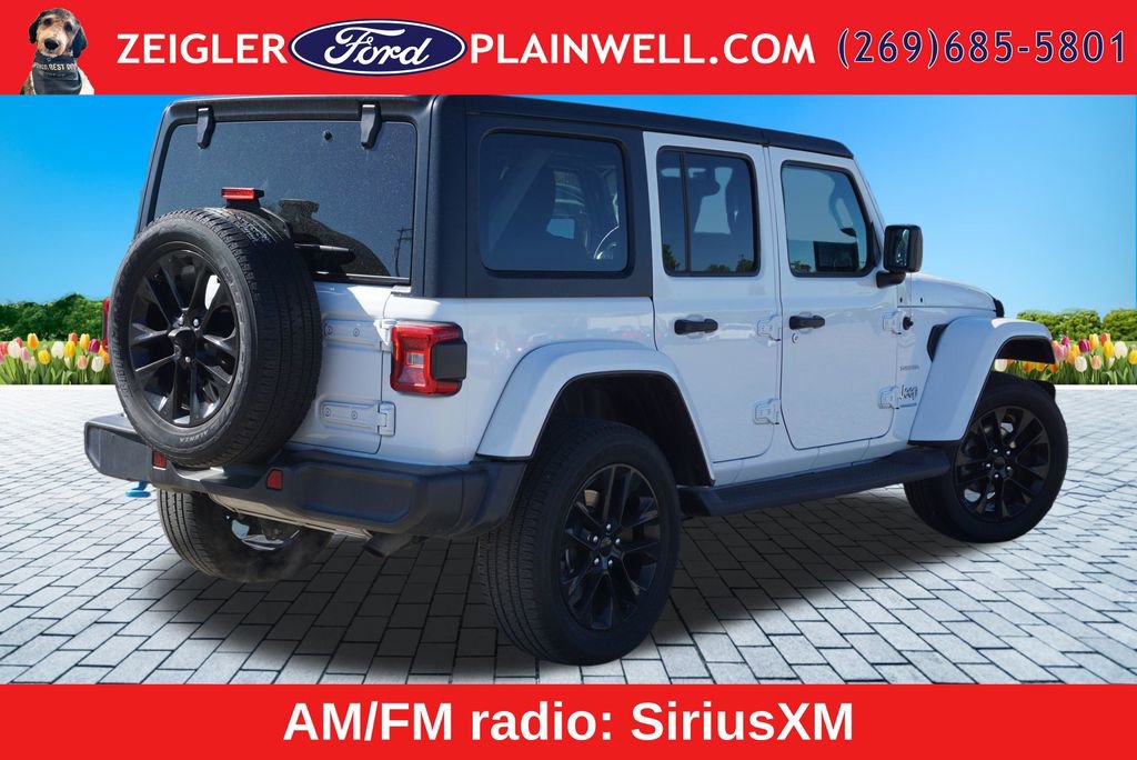 Used 2023 Jeep Wrangler Unlimited Sahara w/ Cold Weather Group AWD/4WD image 5
