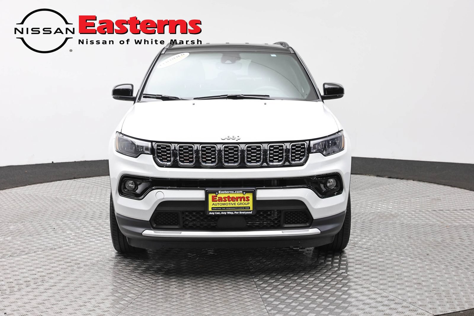 Used 2025 Jeep Compass Limited AWD/4WD image 2