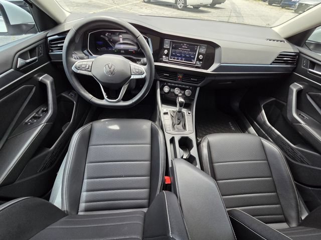 Used 2023 Volkswagen Jetta SE w/ Panoramic Sunroof Package FWD image 14