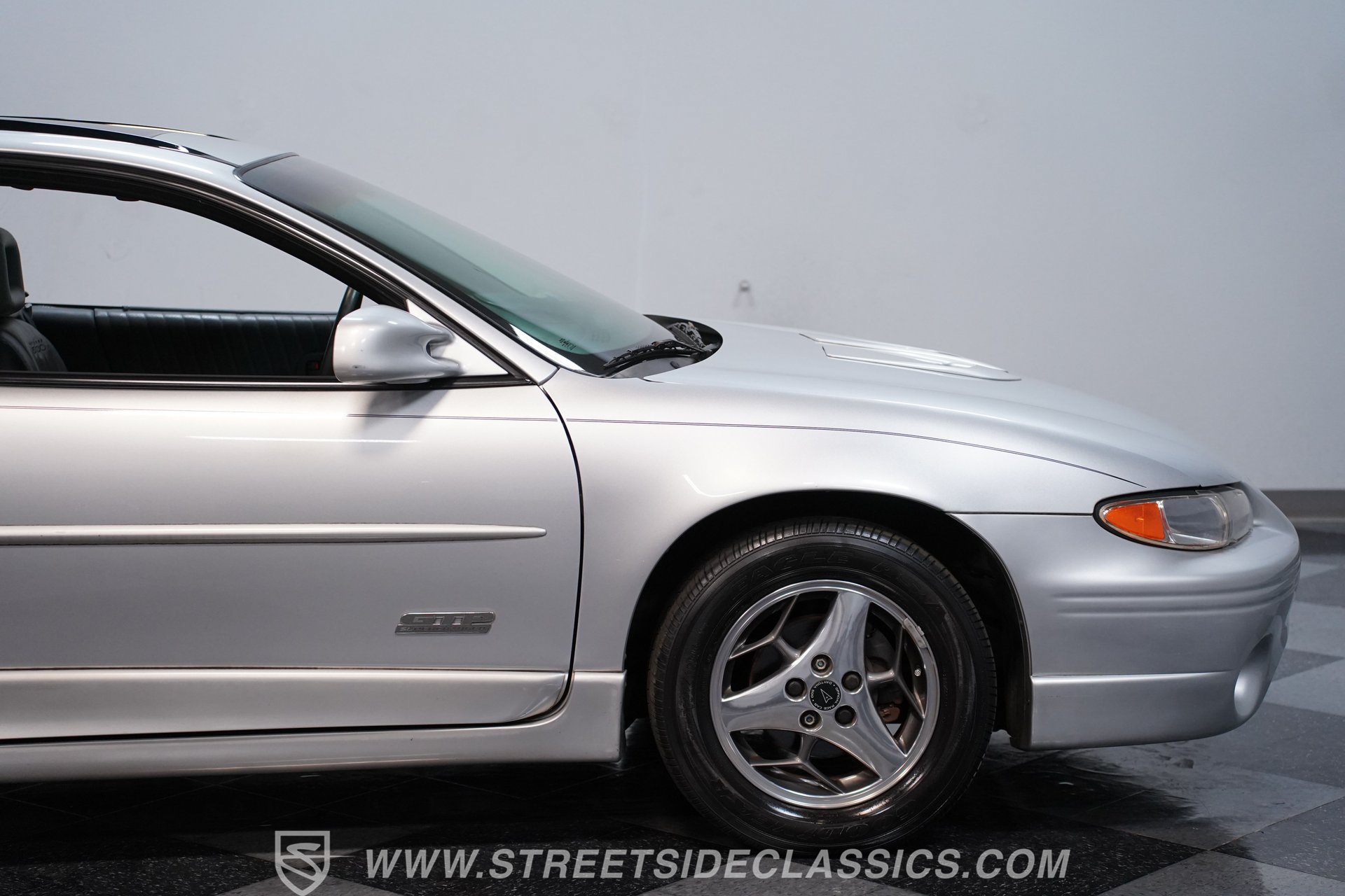 Used 2000 Pontiac Grand Prix GTP w/ Opt Pkg FWD image 24