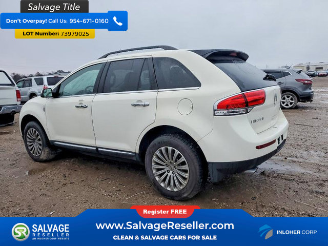 Used 2012 Lincoln MKX FWD image 3