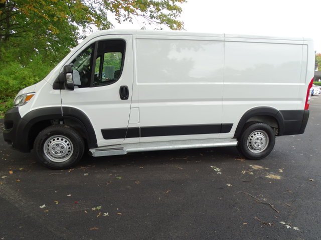 Used 2025 RAM ProMaster 2500 w/ U-Haul Equipment Group FWD image 14
