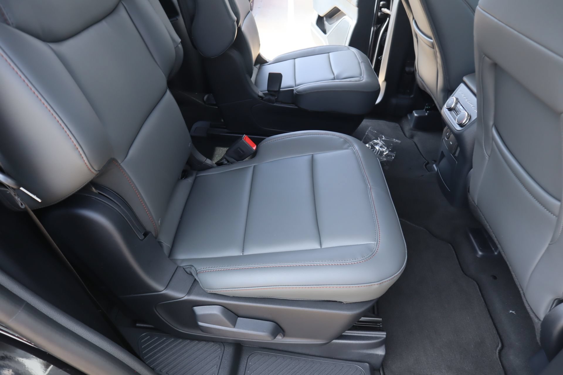 New 2026 Ford Explorer Active w/ Active Comfort Package RWD image 16