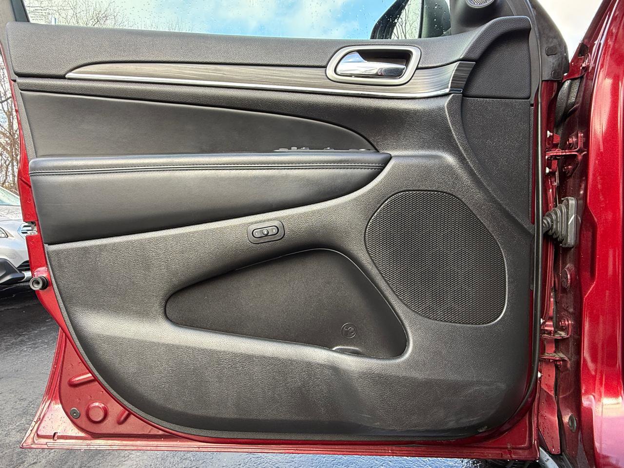 Used 2021 Jeep Grand Cherokee Limited image 10