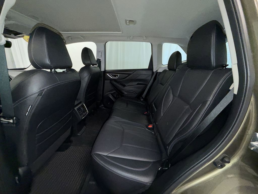 Used 2023 Subaru Forester Touring AWD/4WD image 12