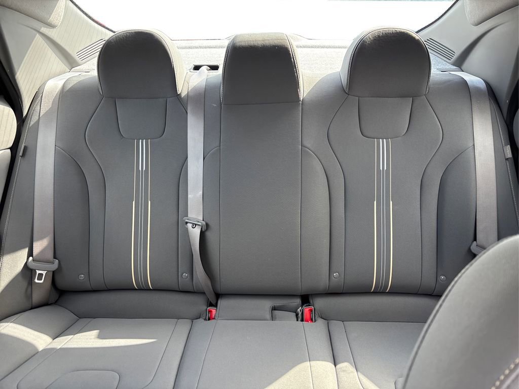 Certified 2025 Hyundai Elantra Sport FWD image 19