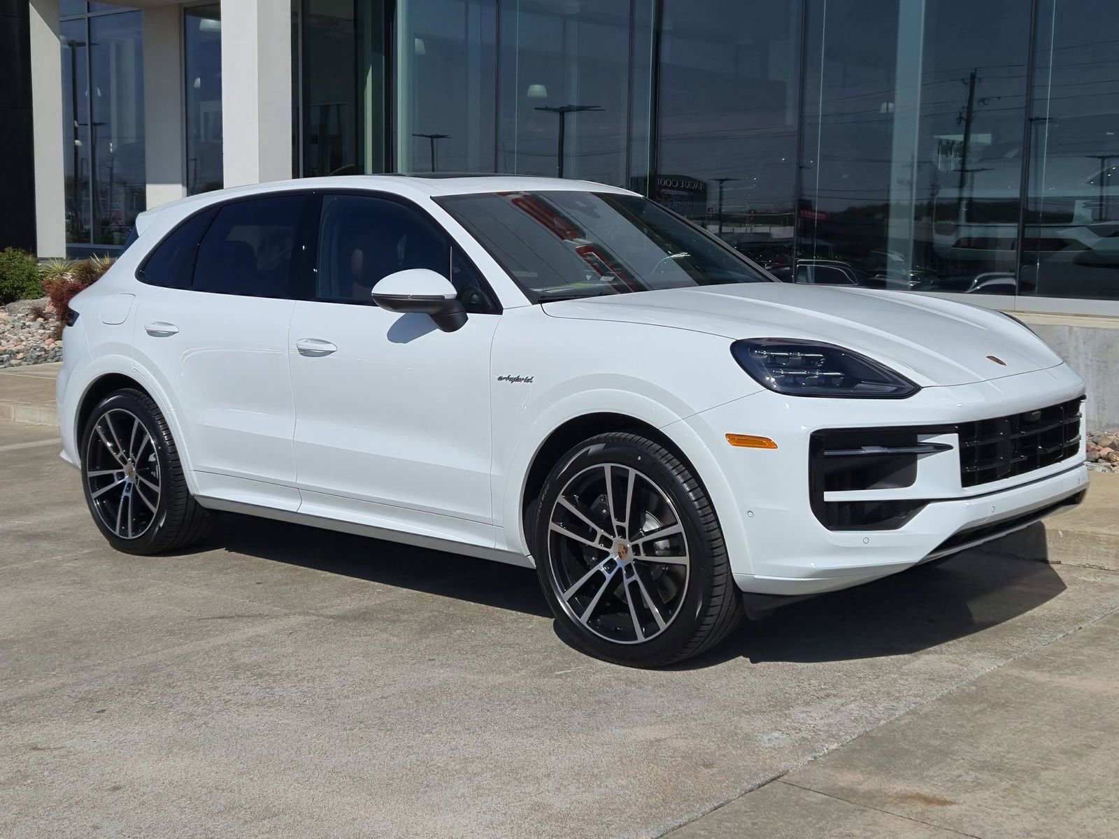 Certified 2025 Porsche Cayenne E-Hybrid image 9