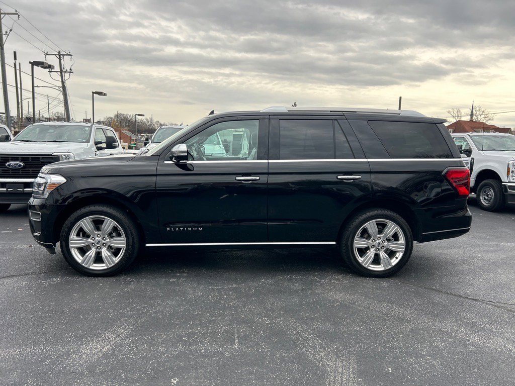 Used 2022 Ford Expedition Platinum image 4