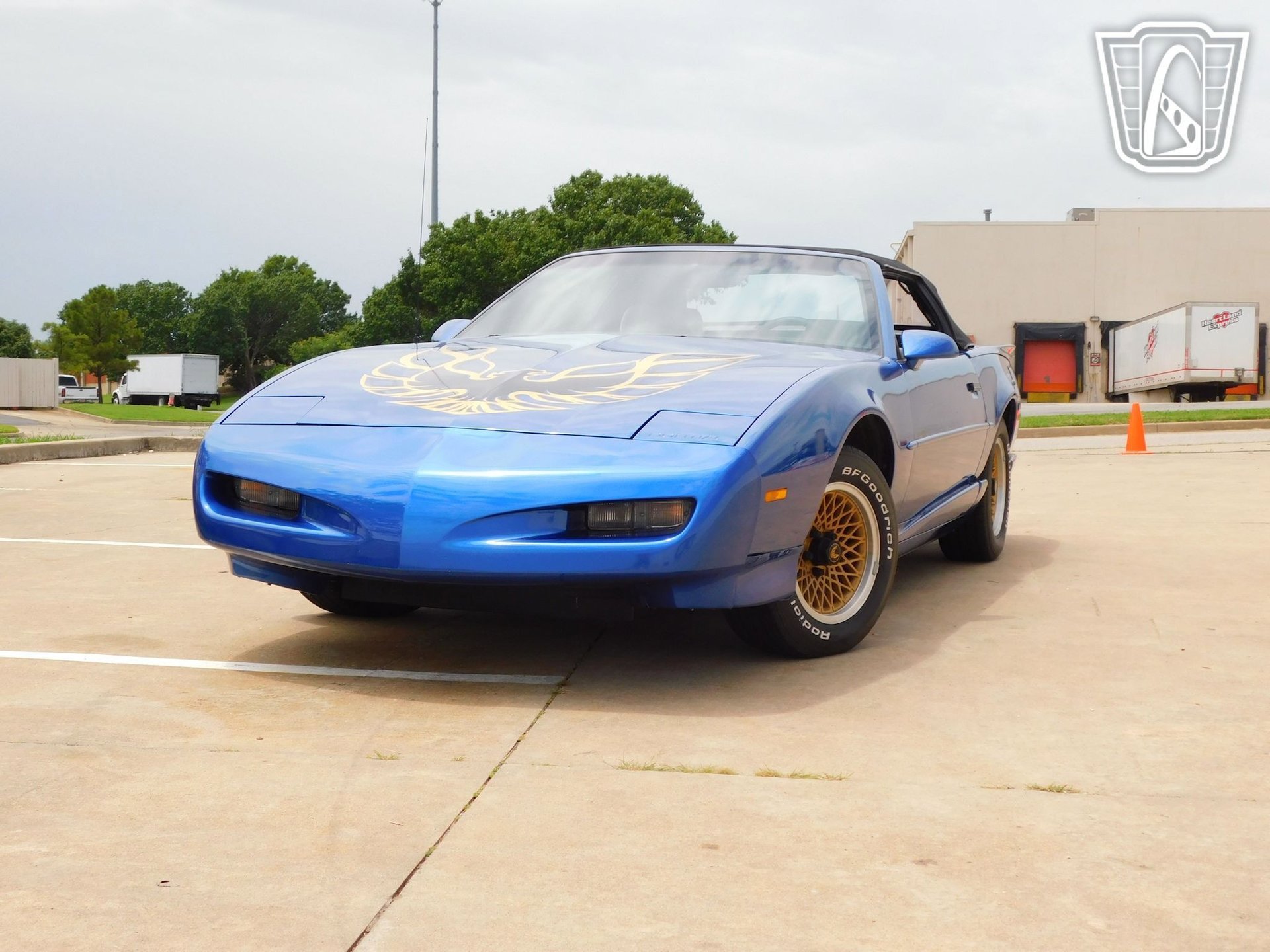 Used 1991 Pontiac Firebird Convertible image 2