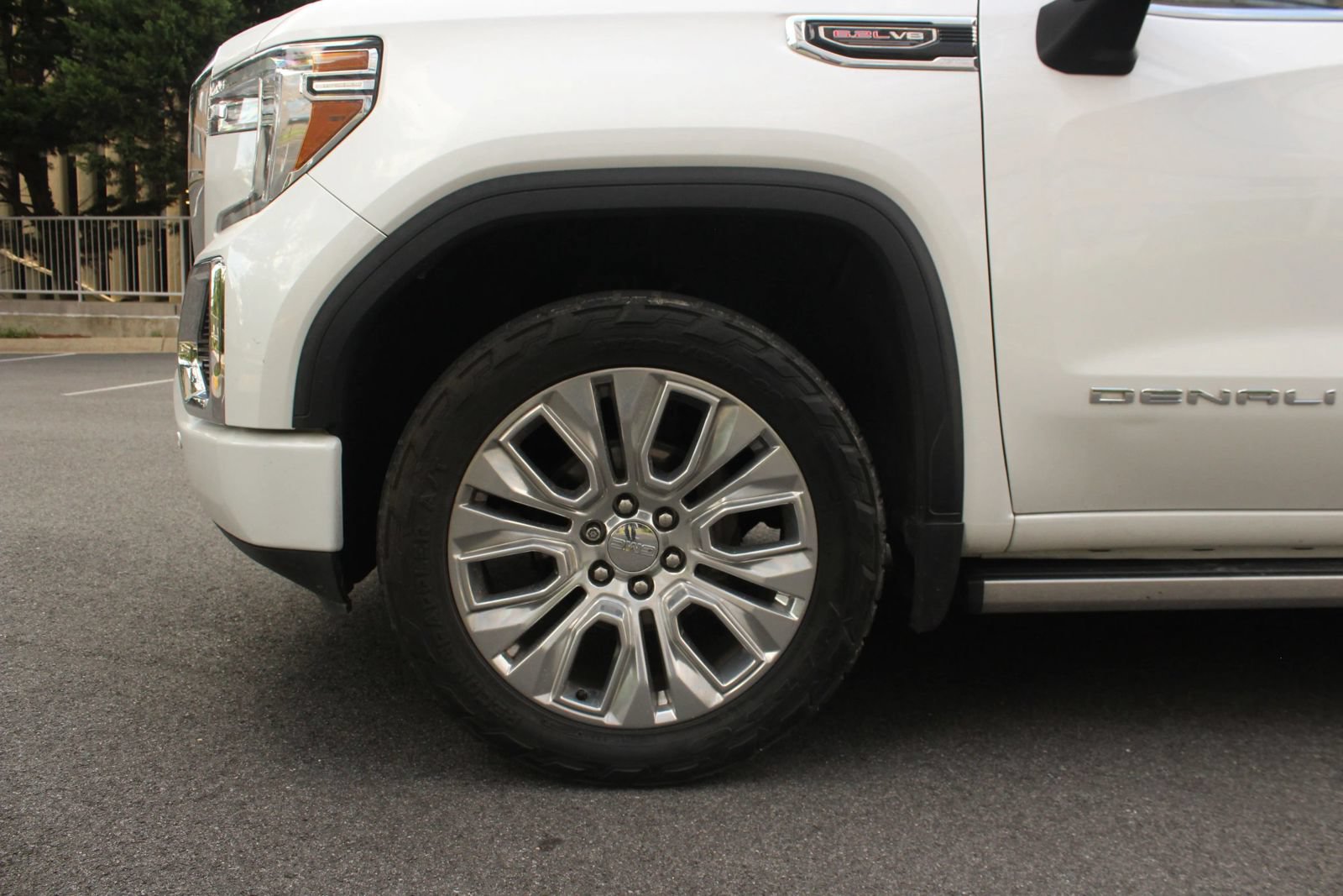 Used 2020 GMC Sierra 1500 Denali w/ Denali Ultimate Package AWD/4WD image 11