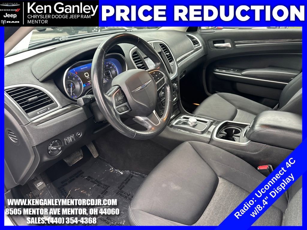 Used 2019 Chrysler 300 Touring w/ Driver Convenience Group image 18