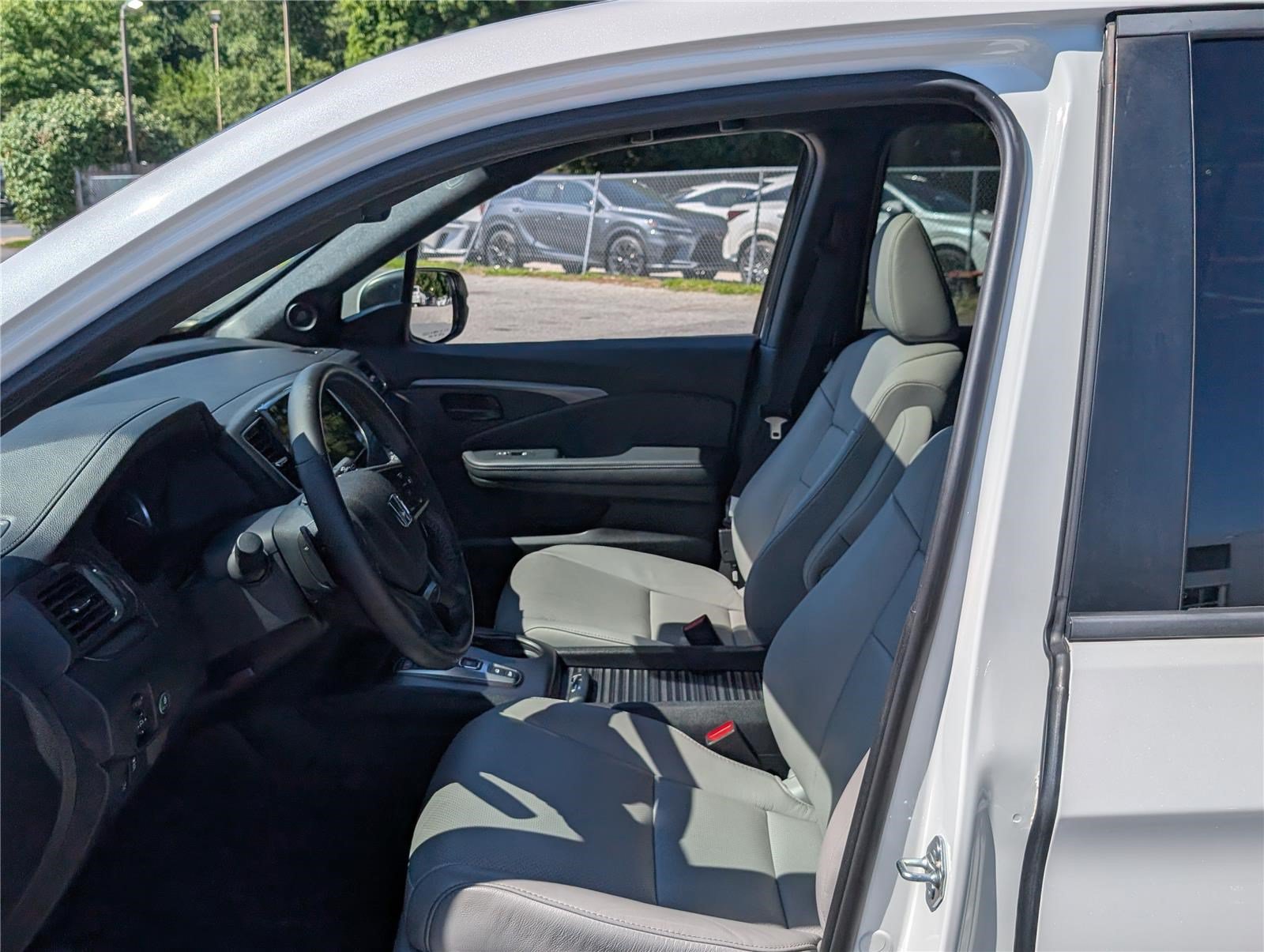 Used 2023 Honda Passport EX-L image 15
