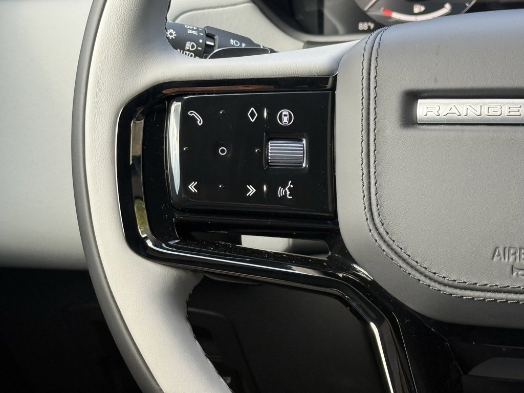 New 2026 Land Rover Range Rover Velar Dynamic SE image 19